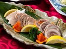 【卓袱料理】伝統の技が光る繊細な盛り付け。会話も弾む華やかな卓袱料理の時間をお楽しみください。