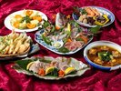 【卓袱料理】目にも楽しい多彩な料理が並ぶ贅沢な卓袱料理。五感で味わう特別なひとときを。