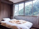 【スタンダード】おまかせ和or洋・山側客室|シンプルで落ち着いたリラックスできる空間です。