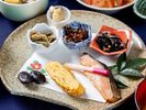 【朝食│和定食】少量ずつさまざまな味を楽しめるのが魅力。和定食ならではの落ち着きある朝のひととき。