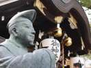 厄除けで有名な晴明神社:バスで約20分