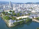 今治城とホテル