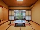 楓を臨むあたたかみのある和室(一例)
