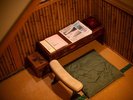 【館内】書斎で旅の思い出をお綴りいただいたり、読書をお楽しみください