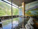 【大浴場 ひうちの湯】大浴場の壁には尾瀬沼の風景が描かれています