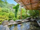 【混浴露天風呂 岩鏡】移り行く景色をお楽しみいただけます