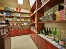 【売店】群馬の地酒や味覚を取り揃えております。お土産にいかがでしょうか