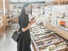 交流にぎわい棟(道の駅)(ホテルから徒歩1分):県内各地のスイーツ、お土産、特産品などが並びます