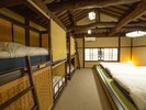 ファミリーデラックスルーム:定員3〜7名 大人数でのご宿泊に対応しています。