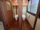 ファミリーデラックス(トイレ):朝の忙しい時間に便利になるよう、二つのトイレをご用意。