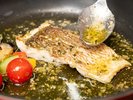 旬の海の幸を使った魚のメイン料理