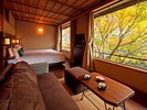 <西館>温泉半露天付 和洋室A 【ツインベッド】(川沿い) ※紅葉(11月下旬〜12月上旬)
