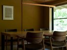 【虹 - にじ -】家族や仲間との語らいの場としても心地よいダイニングになります。
