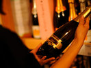 【ワインセラー】地元山形産をはじめ世界各地のワインが豊富に並びます。日本酒もご用意しています。