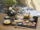「一部客室、プランにて選択できる朝食和膳「百万石の朝餉(あさげ)」