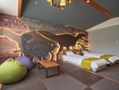 ■恐竜ルーム 和洋室(ツインベッド+6畳)1〜5名【禁煙】お子様に大人気のお部屋です