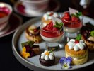 【コンテンポラリーグリル&ラウンジ レッドフランマ】ハイティ 夜のアフタヌーンティー