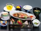 【羽衣膳】相模湾で獲れた「カサゴの姿煮」がメインのお食事です♪※写真は一例