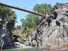 【城ケ崎海岸】城ヶ崎海岸門脇つり橋:当ホテルから23.2�q(37分)※写真提供:伊東市観光課
