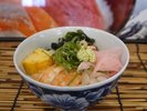 朝食(セルフ海鮮丼)