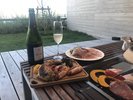 お部屋でのBBQとシャンパン
