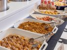 【朝食】大阪を代表するメニューたこ焼き、焼きそば、日替わり串カツ(うずら または えびカツ)イメージ