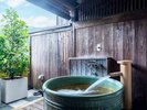 坪庭付き和室〔8畳〕