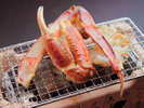 焼ガニは、炭火で