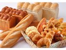 レストランでは岡山木村屋ベーカリー直送の焼き立てパンをご用意!!