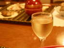 食前酒にはその時期にあった旬なものをご用意します。みかんワイン、梅酒、桜葉ワインなど。
