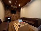 【カラオケルーム】14:00〜24:00・1h 1,000円/室