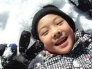 「楽し〜い\(^o^)/!!」子供は、雪が大好き♪本物の雪に触れさせてあげましょう!