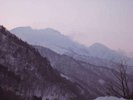 なかや旅館から2キロほどのポイントから見る、雪の谷川岳北面(撮影〜2月)