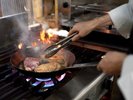 料理長中華出身、セカンドシェフはイタリアン出身です。