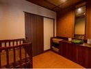 【貸切風呂】おむつ替えもゆったりできるベビーベッド付きの脱衣所