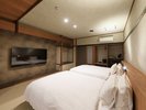 和室ツイン◆65型の大型テレビ