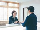 フロントスタッフ8