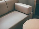 ダブル・デラックスツインルーム常備のソファー