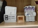 【マウスウォッシュ・ボディスポンジ】フロント横の棚からお持ちください。