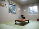 205号室・4名和室、明るい落ち着いた角部屋