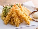 <ライブキッチン>海老と山菜の天婦羅
