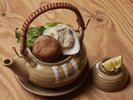 鳥羽の名産、貝類は土瓶蒸しにて滋味を愉しみます。