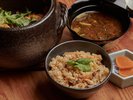 土鍋で炊き込んだご飯は旨みたっぷり!