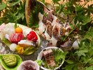 海が近いからこそ。新鮮な魚介はお造里でご用意します。