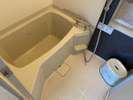 スーペリアルームはバス・トイレがセパレートタイプ。浴室には洗い場がございます。