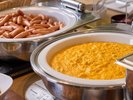 【朝食無料サービス】和洋折衷のブッフェ形式。3F朝食コーナーにて朝6:30〜9:30(最終入場9:15)まで。