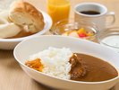 【朝食無料サービス】和洋折衷のブッフェ形式。3F朝食コーナーにて朝6:30〜9:30(最終入場9:15)まで。