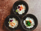 【朝食】「出汁茶漬け」はホタテ・鮭・花咲ガニの出汁と焼きたらこなど様々なトッピングで自分流にアレンジ