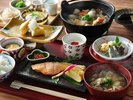 【朝食イメージ】芋煮や三角揚げなど地元ならではの和食膳をご用意いたします。