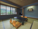【和室角部屋46u・12.5畳・定員6名】各階の角部屋に位置し、蔵王の景色を漫喫するバス付きの和室